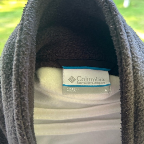 Columbia Two-Tone Black and Gray Jacket - Picture 5 of 6